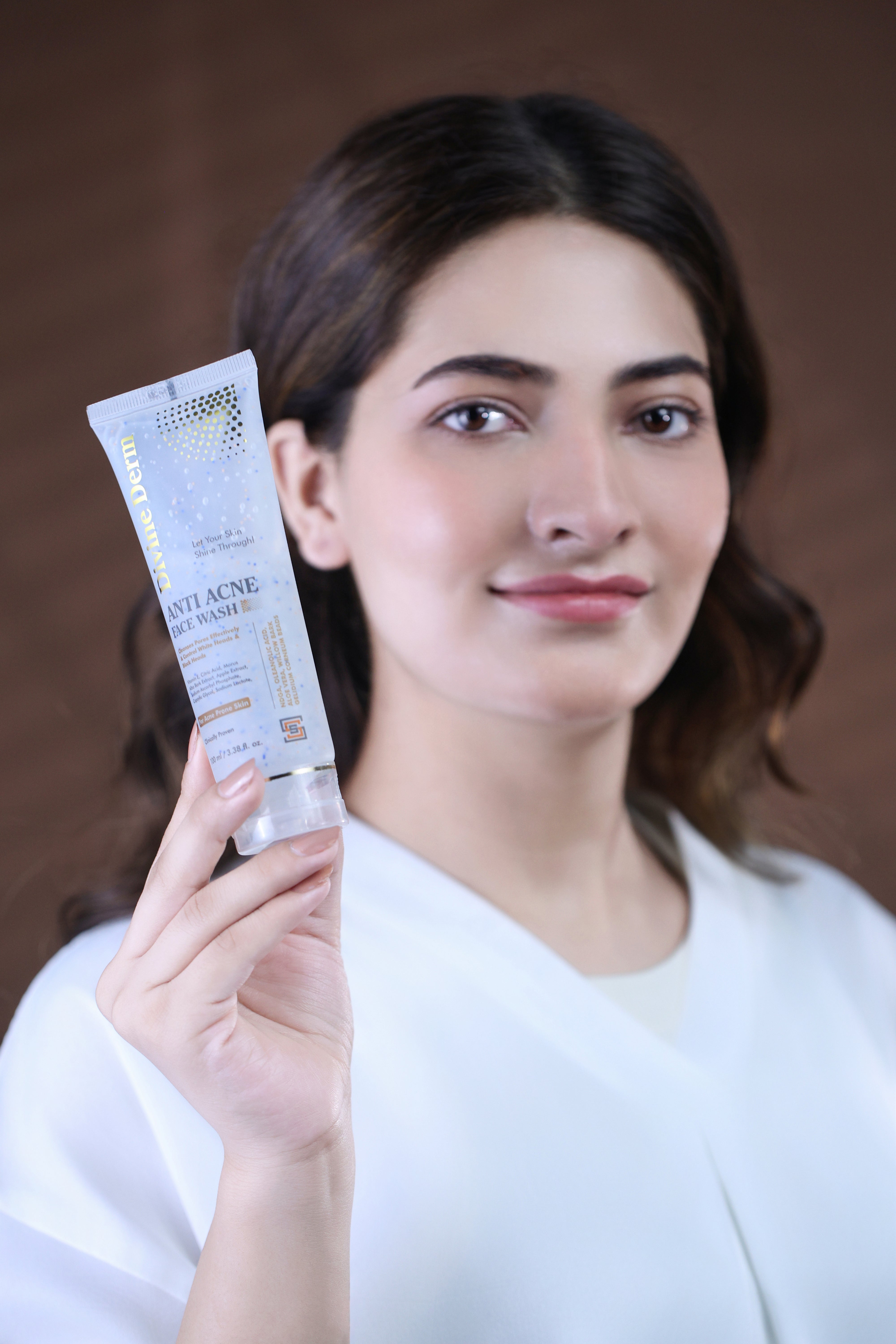 DIVINE DERM Anti-Acne Face Wash – 100ml